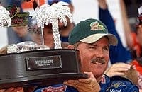 Terry Labonte quebra um jejum de 156 corridas