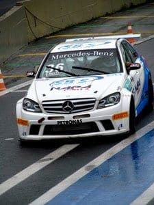 Interlagos amanhece com chuva e atraso para decisão do título