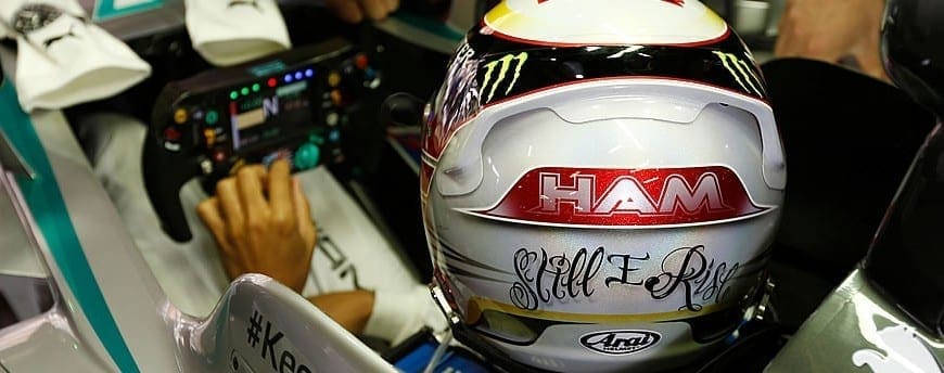 Lewis Hamilton larga da pole-position do GP da China