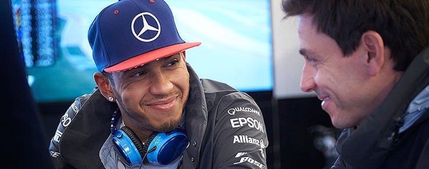 Lewis Hamilton iguala ídolo Ayrton Senna em títulos na Fórmula 1