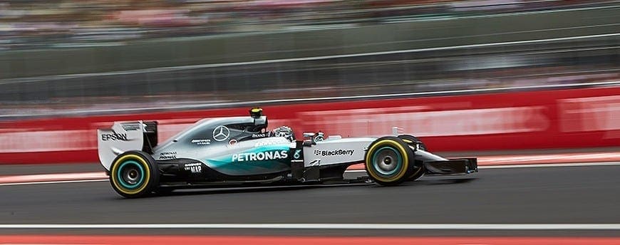 Nico Rosberg vence de maneira tranquila o GP do México