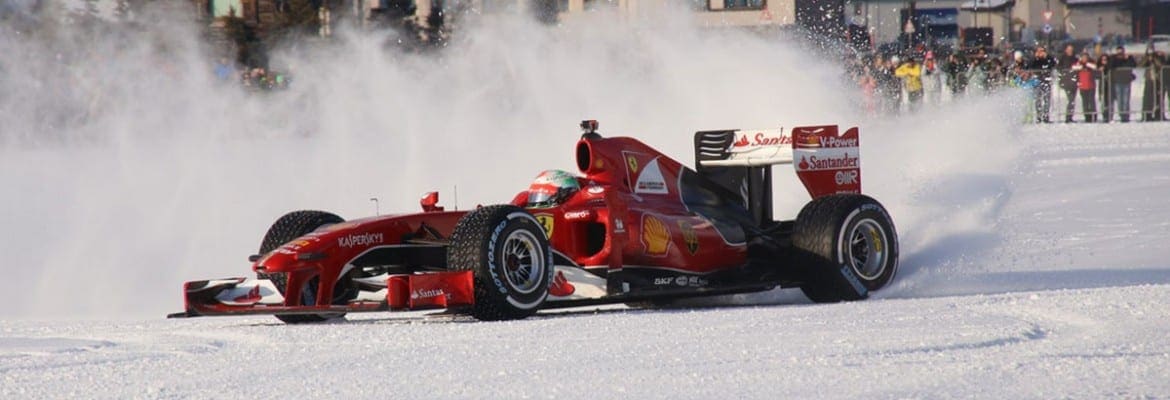 Fisichella faz exibição da Ferrari na neve