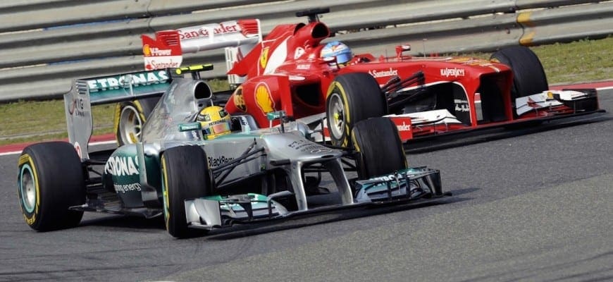 Fernando Alonso (Ferrari) e Lewis Hamilton (Mercedes)