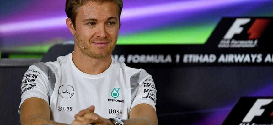 Rosberg critica a Verstappen y defiende a Hamilton tras la colisión en Hungría