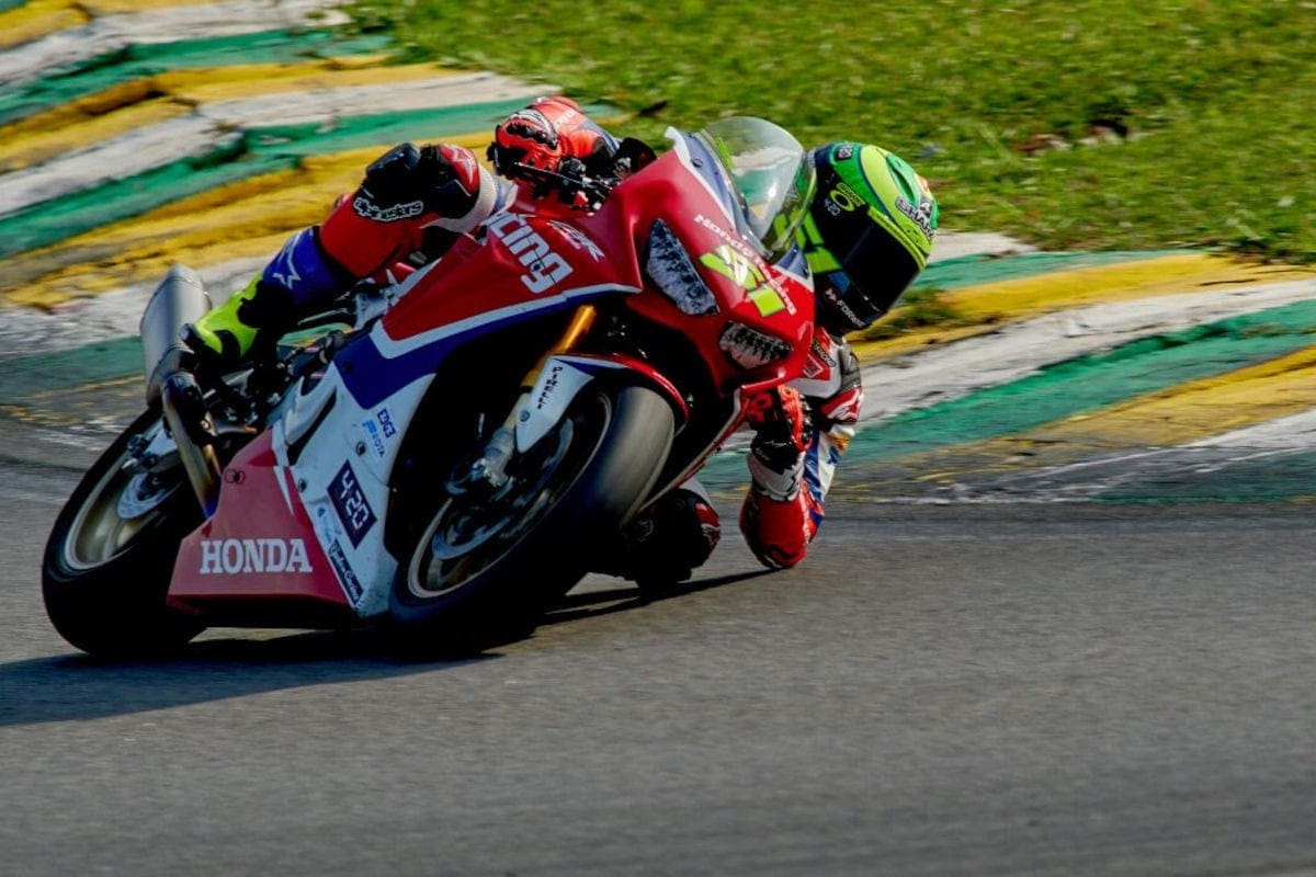 Eric Granado fatura pole do Superbike Brasil em Interlagos