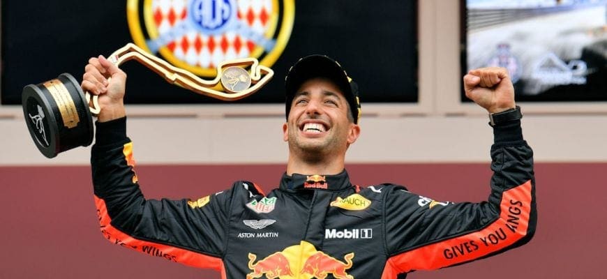 Marko avisa Ricciardo sobre Mercedes e Ferrari: “Vai fazer o papel de segundo piloto”