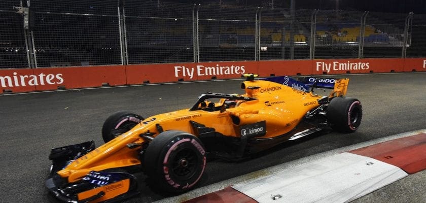 Stoffel Vandoorne bateu quatro vezes no muro durante o Q1