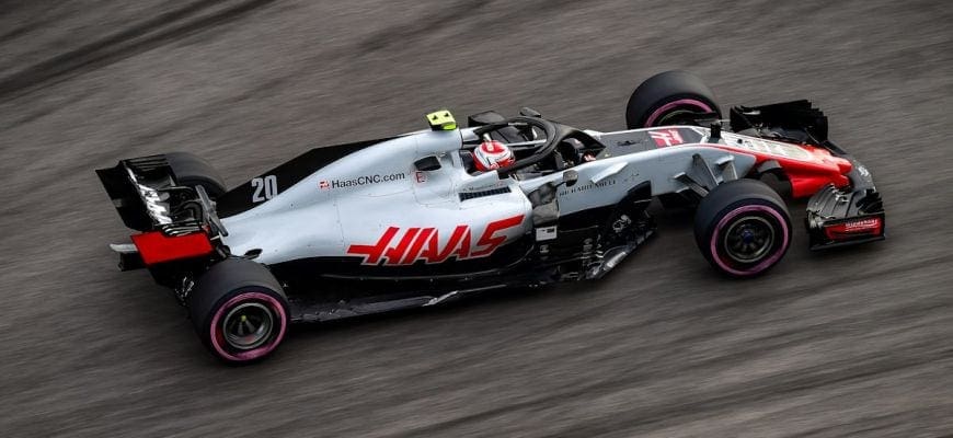 Comissários decidirão durante a noite sobre protesto da Force India contra a Haas