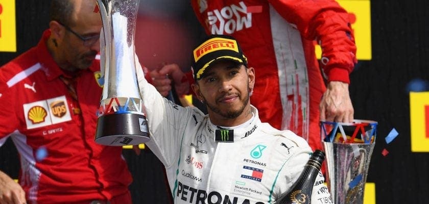 Lewis Hamilton responde novamente seus rivais diretos: “Prefiro falar na pista, porque é onde isso conta”