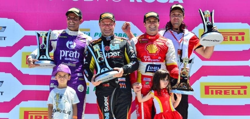 Rubens Barrichello vence corrida 1 em Londrina