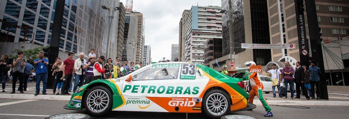 Público troca pneu de carro da Stock Car na Paulista e concorre a ingressos  - Esportividade - Guia de esporte de São Paulo e região