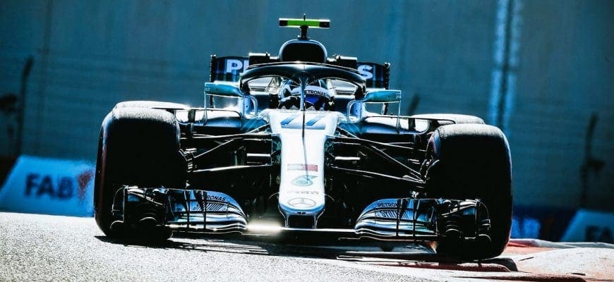 Valtteri Bottas (Mercedes) Testes Pirelli Abu Dhabi