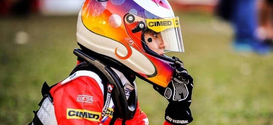 Júlia Ayoub conquista vaga na Europa para representar o Brasil no Mundial de Kart em 2019