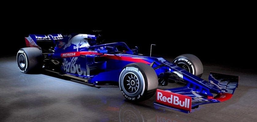 Toro Rosso apresenta novo STR14 para a temporada 2019 da F1