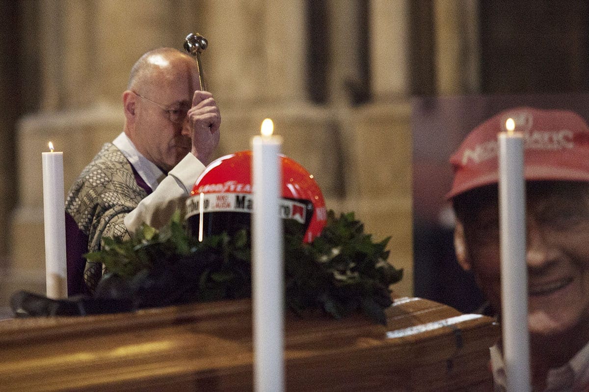 GALERIA: comunidade da F1 se despede de Niki Lauda na Catedral de Viena