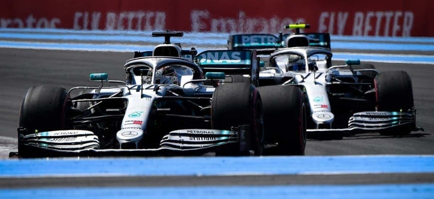 Seguido de perto por Hamilton, Bottas lidera o último treino para o GP da França