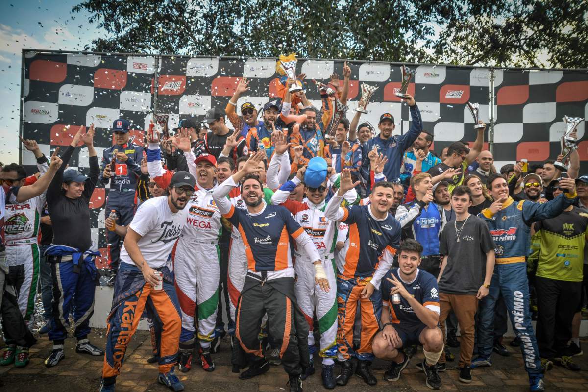 Endurance de Kart reúne 59 equipes no Kartódromo Granja Viana e tem vitória da Karteiros