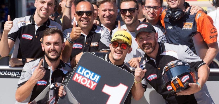 Aron Canet faz a pole da Moto3 em Aragão