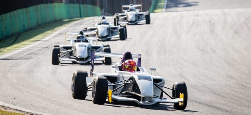 Fórmula Academy Sudamericana realiza primeira corrida do ano em Interlagos