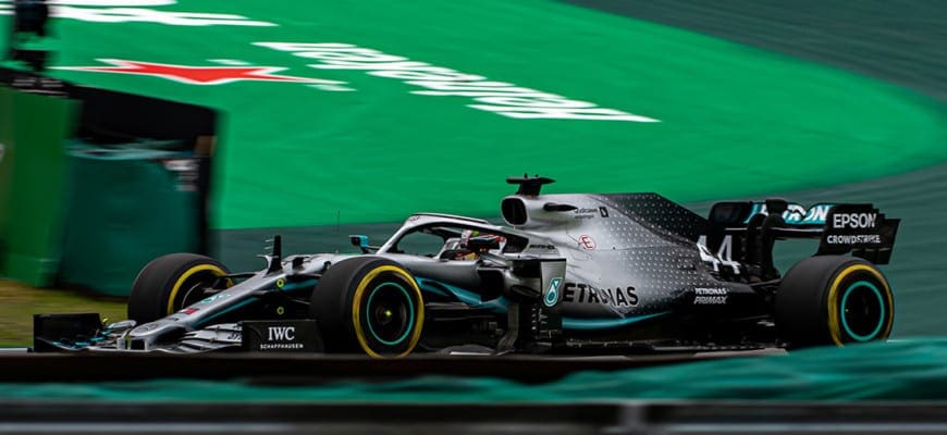 GP do Brasil: com pista seca e sol entre nuvens, Hamilton lidera Verstappen e é o mais rápido no último treino