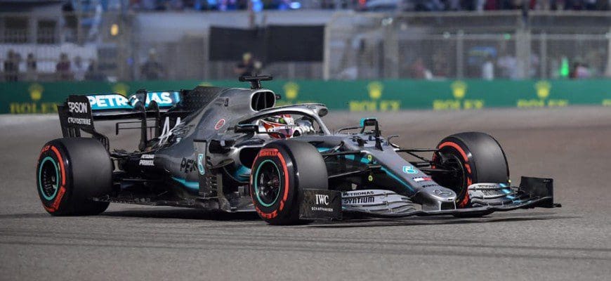 GP de Abu Dhabi: com novo recorde na Yas Marina, Lewis Hamilton garante sua quinta pole do ano