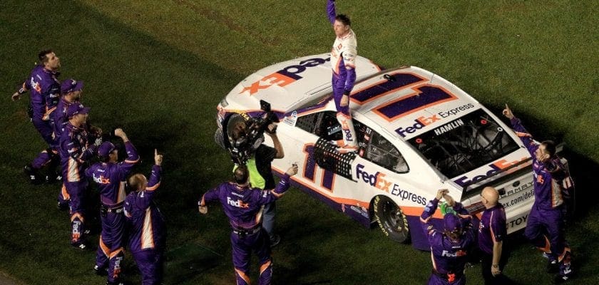 Denny Hamlin vence as 500 Milhas de Daytona após acidente grave de Ryan Newman