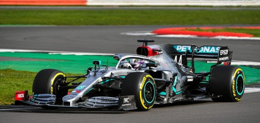 GALERIA: Lewis Hamilton completa primeiras voltas com o W11