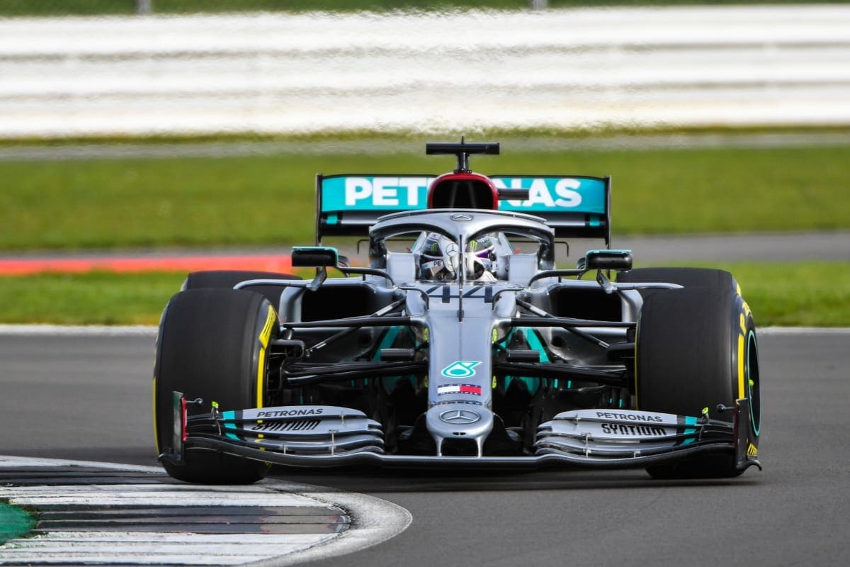 GALERIA: Lewis Hamilton completa primeiras voltas com o W11