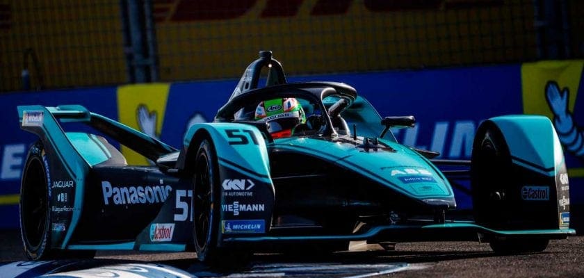 Sacha Fenestraz ficou animado com teste pela Jaguar Racing; veja o vídeo