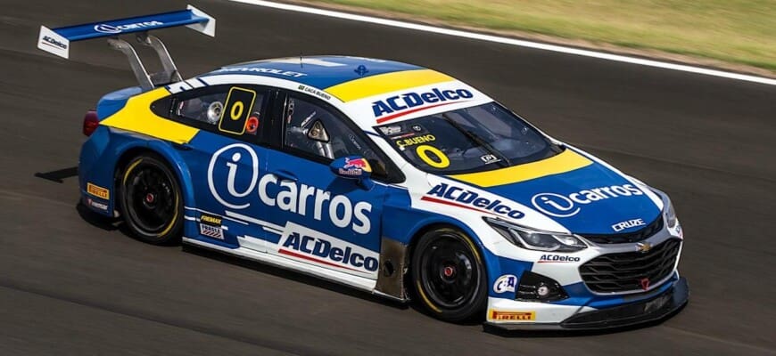 Cacá Bueno crava melhor volta no final e lidera primeiro treino da Stock Car em Curitiba