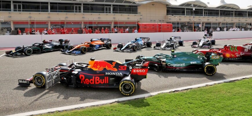 Confira as imagens do primeiro dia de testes da F1 no Bahrein