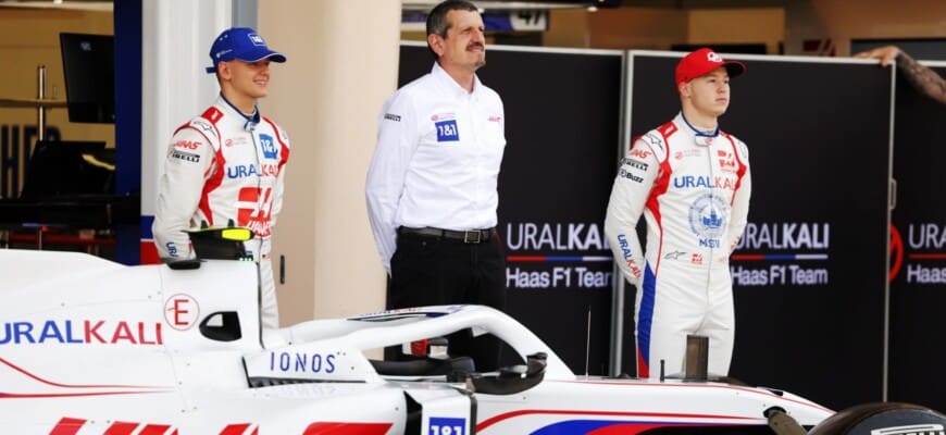 Mick Schumacher, Gunther Steiner e Nikita Mazepin (Haas)