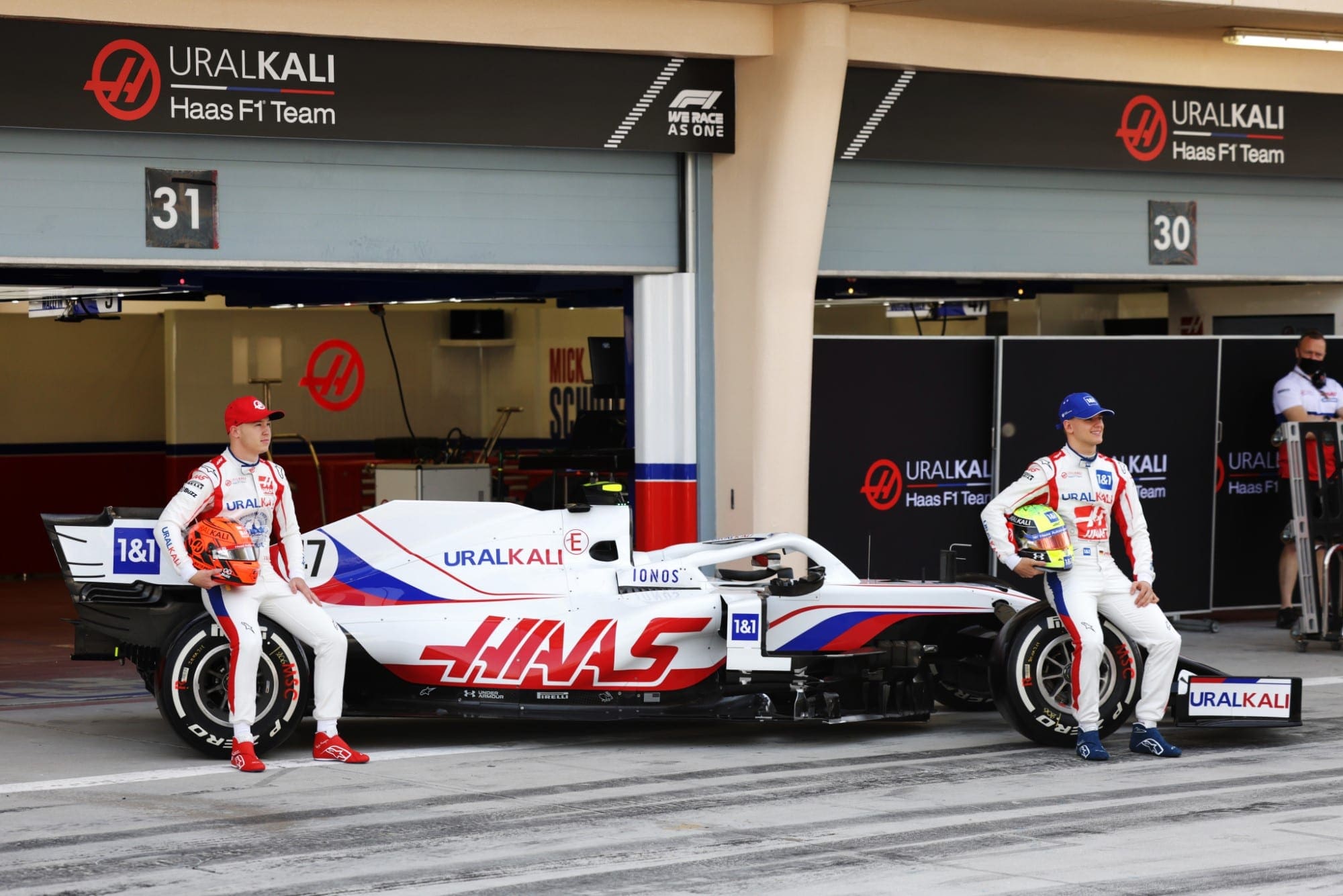 Nikita Mazepin e Mick Schumacher (Haas)