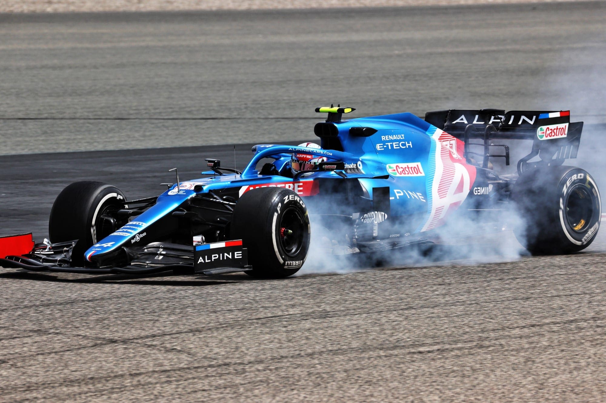 Confira as imagens do primeiro dia de testes da F1 no Bahrein