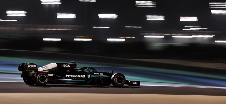 Bottas recoloca Mercedes na frente e é o mais rápido no segundo dia de testes da F1 no Bahrein