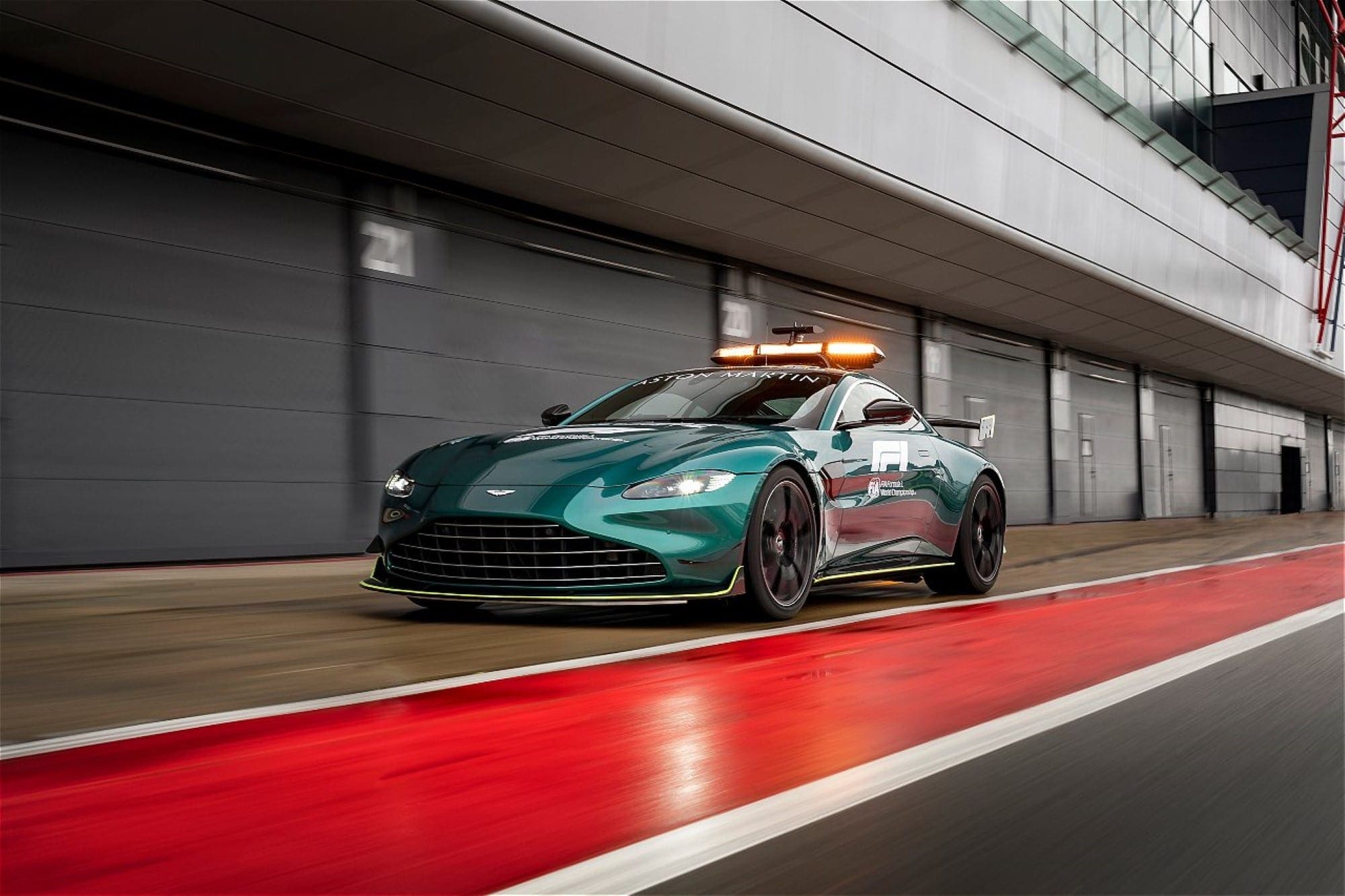 Safety Car - Aston Martin