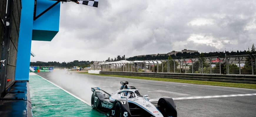 Fórmula E: 3 pilotos são desclassificados da corrida 1 em Valência; Di Grassi sobe para 7°