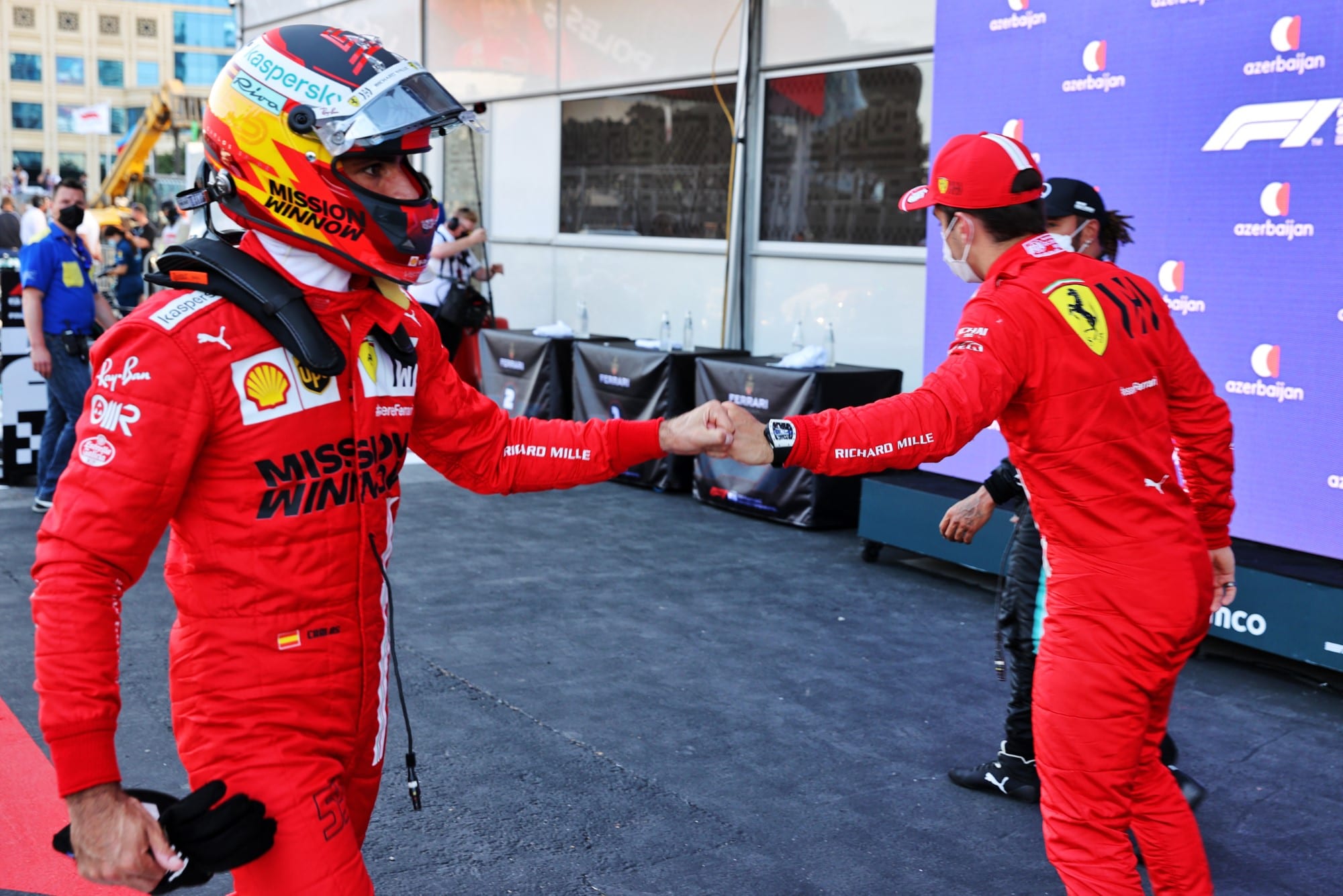 Carlos Sainz e Charles Leclerc (Ferrari) GP do Azerbaijão de F1