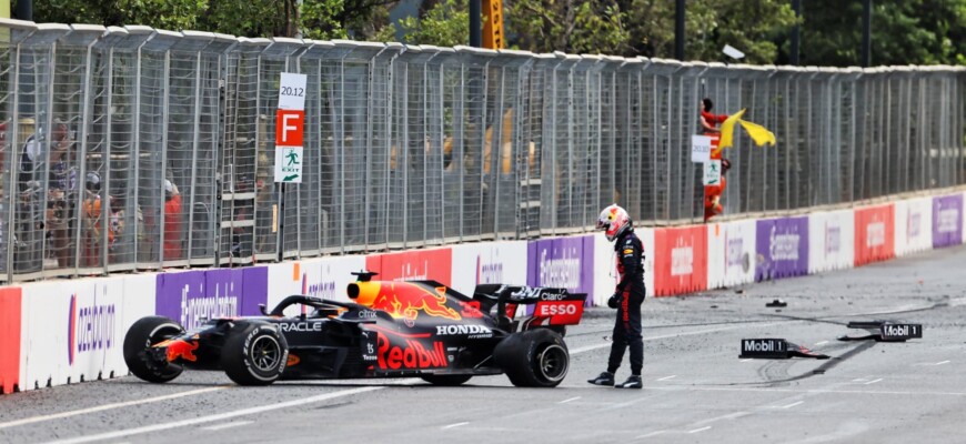 Max Verstappen - Acidente (Red Bull) GP do Azerbaijão F1 2021