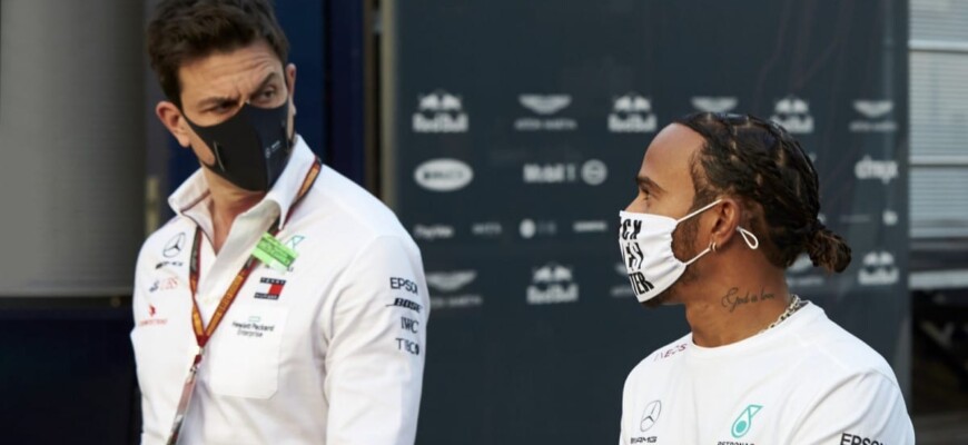 Toto Wolff e Lewis Hamilton