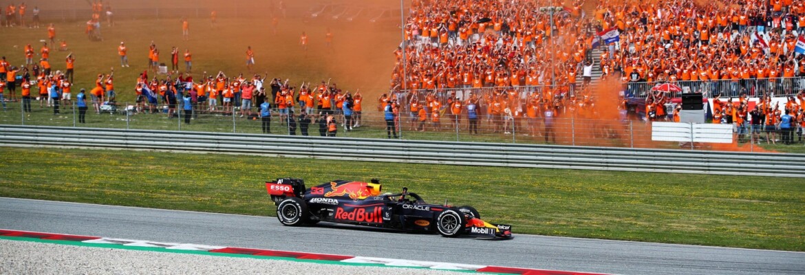 Red Bull Desafia Fãs da Fórmula 1 no Brasil: Pilote um Carro de Corrida na  Áustria 