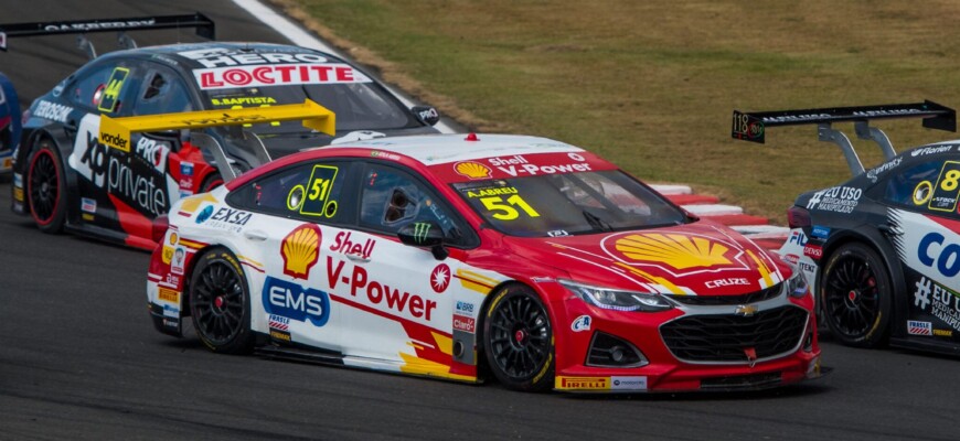 Shell mira liderança do campeonato e os três pilotos no top10 da Stock Car em Cascavel