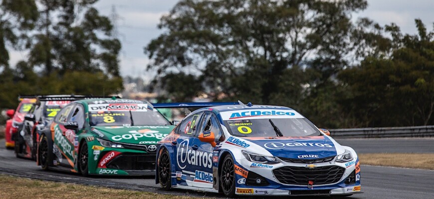 Cacá Bueno destaca evolução do carro após oitavo lugar na prova principal em Curitiba