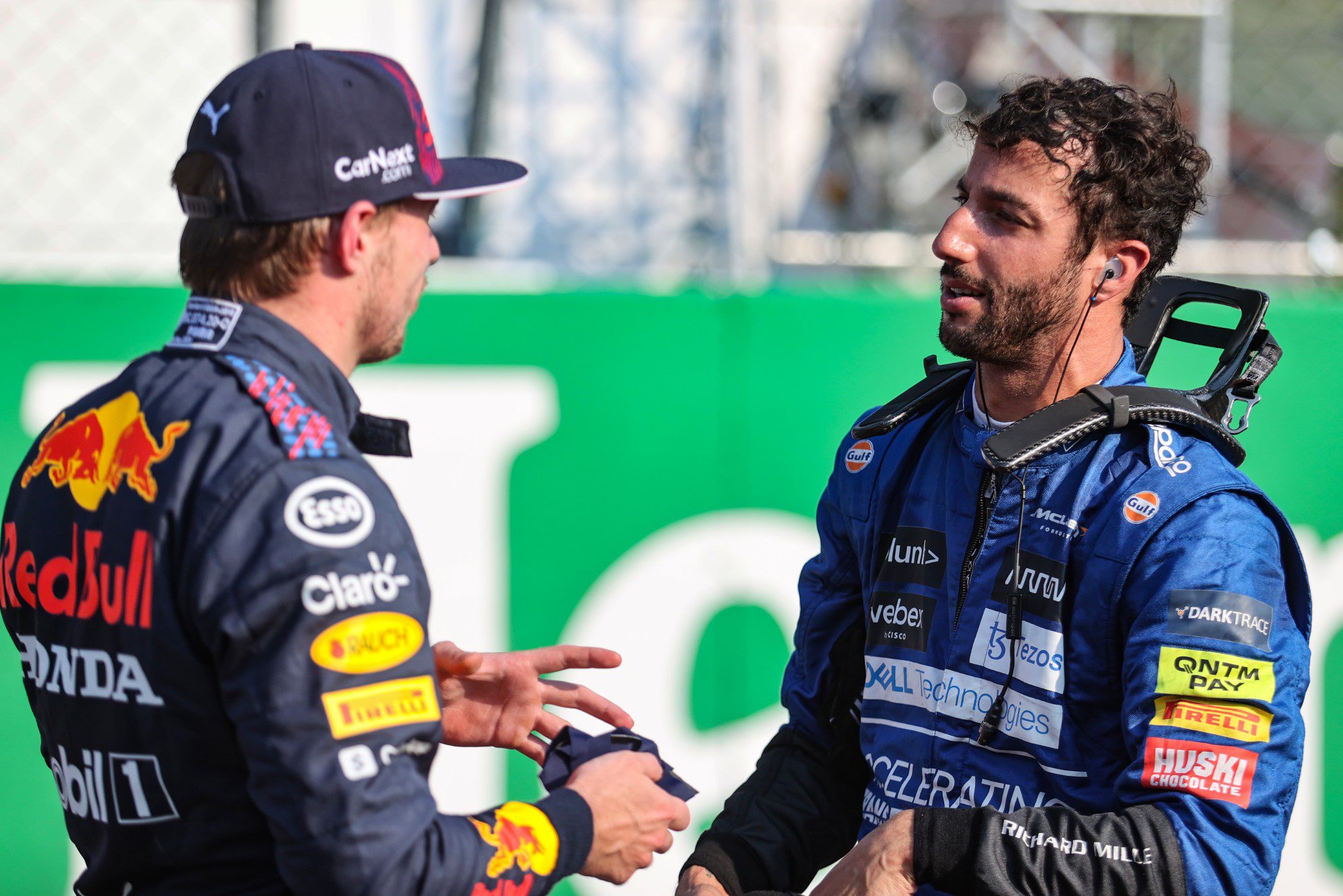 F1: Verstappen e Red Bull celebram o Thanks Day com AlphaTauri; veja o vídeo