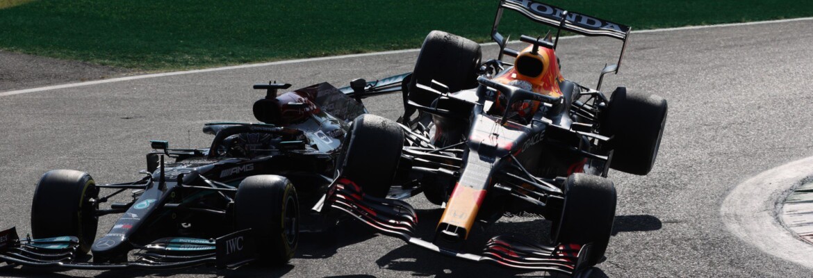 Verstappen e Norris lideram os primeiros treinos da Fórmula 1, marcado por  acidente que tira Ricciardo do final de semana