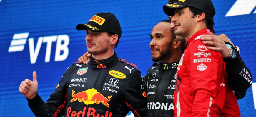 Lewis Hamilton, Max Verstappen e Carlos Sainz, Pódio, GP da Rússia, Sochi, F1 2021