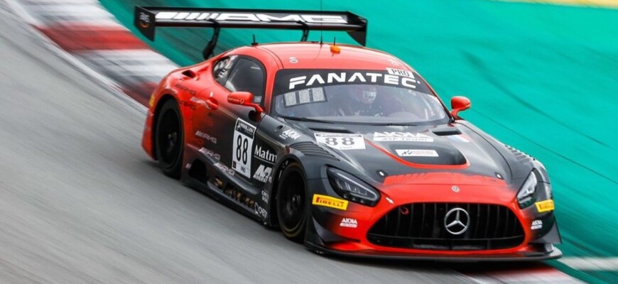 Com Mercedes, Fraga vence no GT World Challenge Europe em Barcelona