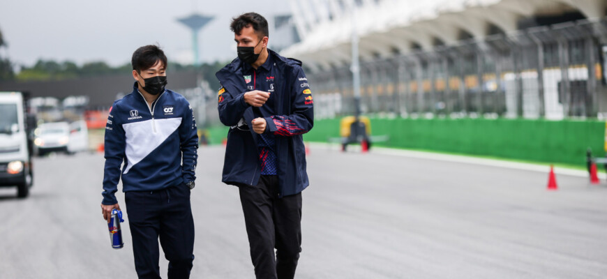 Yuki Tsunoda (AlphaTauri) e Alex Albon (Red Bull) - GP do Brasil F1 2021