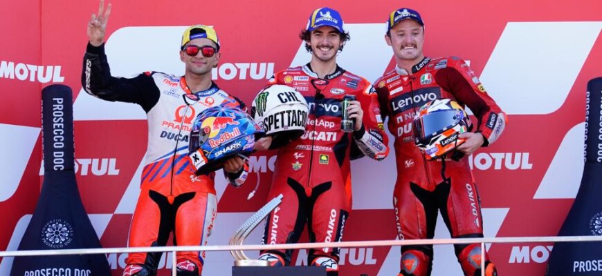 Jorge Martin (Ducati) Francesco Bagnaia (Ducati) Jack Miller (Ducati) - Valência MotoGP 2021