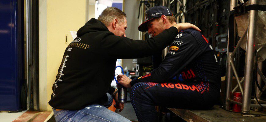 Jos Verstappen e Max Verstappen - Comemoração GP de Abu Dhabi